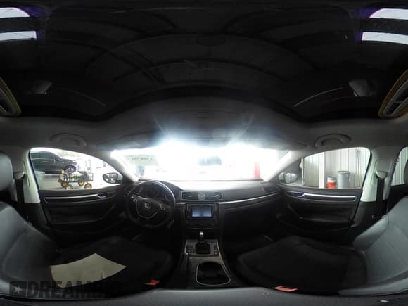 ✅ 2016 Volkswagen Passat SE • VIN: 1VWBS7A33GC040938 • Lot: 43887513. Wystawiony na IAAI z przebiegiem 167 884 mil. Bezpłatny archiwum sprzedaży aukcyjnych z USA i szczegółowy raport historii pojazdu na DreamBid. Zdjęcie 18.