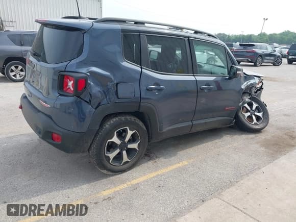 ✅ 2021 Jeep Renegade Trailhawk • VIN: ZACNJDC11MPM41955 • Lot: 42488069. Listed on IAAI with 14,550 mi. Free auction sales archive from the USA and detailed vehicle history report at DreamBid. Image 4.
