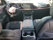 ✅ 2025 Chevrolet Traverse FWD RS • VIN: 1GNERLRS3SJ117982 • Lot: 85943305. Wystawiony na Copart z przebiegiem 11 335 mil. Bezpłatny archiwum sprzedaży aukcyjnych z USA i szczegółowy raport historii pojazdu na DreamBid. Zdjęcie 8.