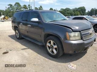 ✅ 2010 Chevrolet Suburban LT • VIN: 1GNUCJE08AR282271 • Lot: 69958304. Wystawiony na Copart z przebiegiem 252 836 mil. Bezpłatny archiwum sprzedaży aukcyjnych z USA i szczegółowy raport historii pojazdu na DreamBid. Zdjęcie 4.