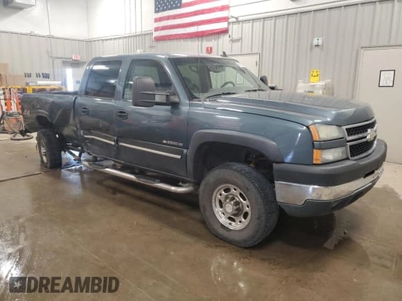 ✅ 2006 Chevrolet Silverado 2500HD LT3 • VIN: 1GCHK23U26F271526 • Лот: 63318455. Опубликован ранее на Copart с пробегом 202 510 миль. Бесплатный доступ к архиву аукционных продаж из США и подробный отчёт об истории автомобиля на DreamBid. Изображение 4.