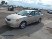 ✅ 2004 Toyota Camry LE • VIN: 4T1BF30K74U080174 • Lot: 43256279. Wystawiony na IAAI z przebiegiem 222 402 mil. Bezpłatny archiwum sprzedaży aukcyjnych z USA i szczegółowy raport historii pojazdu na DreamBid. Zdjęcie 2.