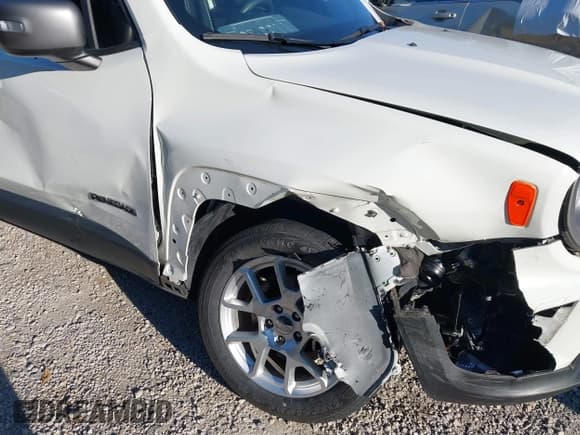 ✅ 2021 Jeep Renegade Limited • VIN: ZACNJDD17MPM71721 • Lot: 43160419. Wystawiony na IAAI z przebiegiem 48 818 mil. Bezpłatny archiwum sprzedaży aukcyjnych z USA i szczegółowy raport historii pojazdu na DreamBid. Zdjęcie 6.