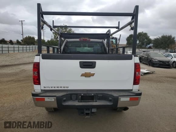 ✅ 2011 Chevrolet Silverado 2500HD Work Truck • VIN: 1GC0CVCG1BF100492 • Lot: 70327904. Wystawiony na Copart z przebiegiem 58 024 mil. Bezpłatny archiwum sprzedaży aukcyjnych z USA i szczegółowy raport historii pojazdu na DreamBid. Zdjęcie 6.