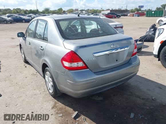 ✅ 2011 Nissan Versa S • VIN: 3N1BC1AP3BL391686 • Lot: 43289885. Wystawiony na IAAI z przebiegiem 131 469 mil. Bezpłatny archiwum sprzedaży aukcyjnych z USA i szczegółowy raport historii pojazdu na DreamBid. Zdjęcie 3.