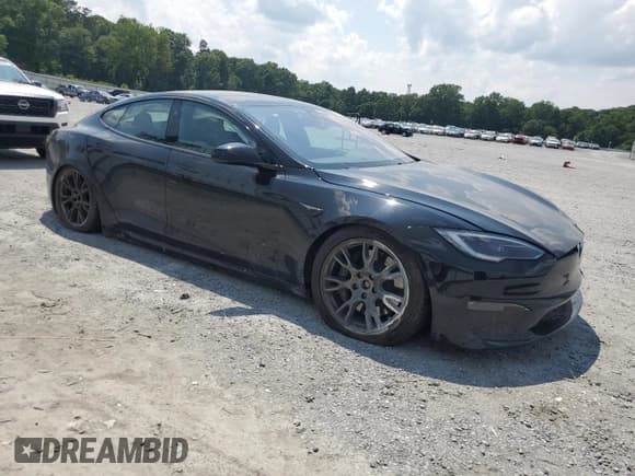 ✅ 2022 Tesla Model S • VIN: 5YJSA1E55NF476513 • Лот: 63302215. Опубликован ранее на Copart с пробегом Не указан. Бесплатный доступ к архиву аукционных продаж из США и подробный отчёт об истории автомобиля на DreamBid. Изображение 4.
