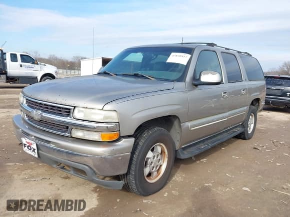 ✅ 2002 Chevrolet Suburban LT • VIN: 3GNFK16Z62G252695 • Lot: 43830417. Listed on IAAI with 338,716 mi. Free auction sales archive from the USA and detailed vehicle history report at DreamBid. Image 2.