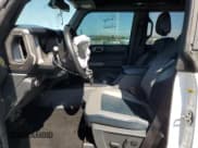 ✅ 2021 Ford Bronco • VIN: 1FMEE5DP8MLA91160 • Lot: 64061855. Wystawiony na Copart z przebiegiem 60 515 mil. Bezpłatny archiwum sprzedaży aukcyjnych z USA i szczegółowy raport historii pojazdu na DreamBid. Zdjęcie 7.