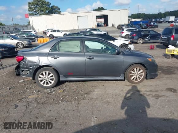 ✅ 2010 Toyota Corolla XRS • VIN: 2T1BE4EE2AC035037 • Lot: 43328040. Wystawiony na IAAI z przebiegiem 385 247 mil. Bezpłatny archiwum sprzedaży aukcyjnych z USA i szczegółowy raport historii pojazdu na DreamBid. Zdjęcie 13.
