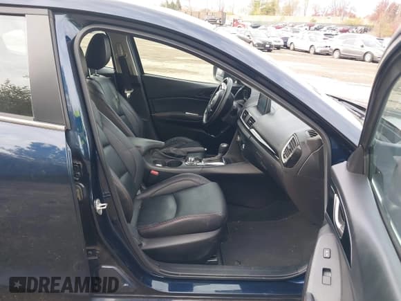 ✅ 2015 Mazda 3 i Grand Touring • VIN: 3MZBM1W75FM143200 • Лот: 43761219. Опубликован ранее на IAAI с пробегом 109 085 миль. Бесплатный доступ к архиву аукционных продаж из США и подробный отчёт об истории автомобиля на DreamBid. Изображение 5.