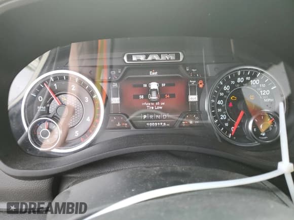 ✅ 2019 Ram 2500 Laramie • VIN: 3C6UR5FL0KG520808 • Lot: 55123225. Listed on Copart with 100,317 mi. Free auction sales archive from the USA and detailed vehicle history report at DreamBid. Image 9.