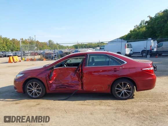✅ 2016 Toyota Camry XLE • VIN: 4T1BF1FK0GU534653 • Лот: 43278355. Опубликован ранее на IAAI с пробегом 126 381 миль. Бесплатный доступ к архиву аукционных продаж из США и подробный отчёт об истории автомобиля на DreamBid. Изображение 14.
