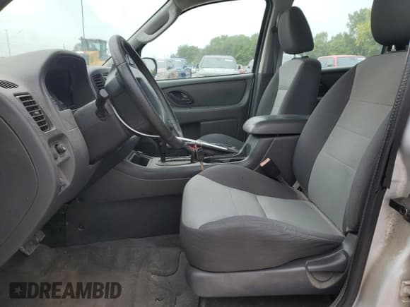 ✅ 2007 Ford Escape XLS • VIN: 1FMYU02Z57KB25766 • Lot: 71070615. Listed on Copart with 138,218 mi. Free auction sales archive from the USA and detailed vehicle history report at DreamBid. Image 7.