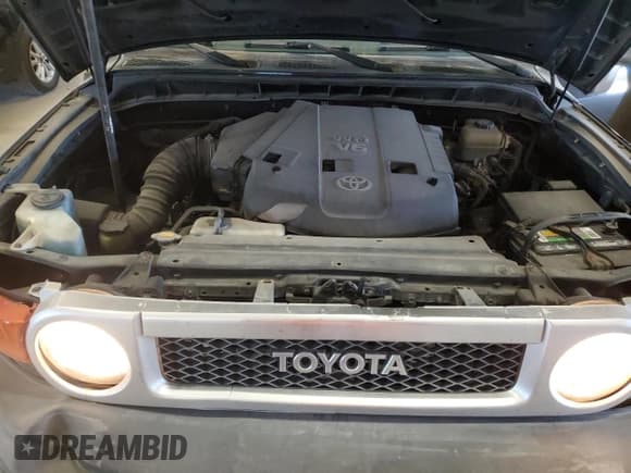 ✅ 2008 Toyota FJ Cruiser • VIN: JTEZU11F88K002353 • Lot: 92188705. Listed on Copart with 187,598 mi. Free auction sales archive from the USA and detailed vehicle history report at DreamBid. Image 11.