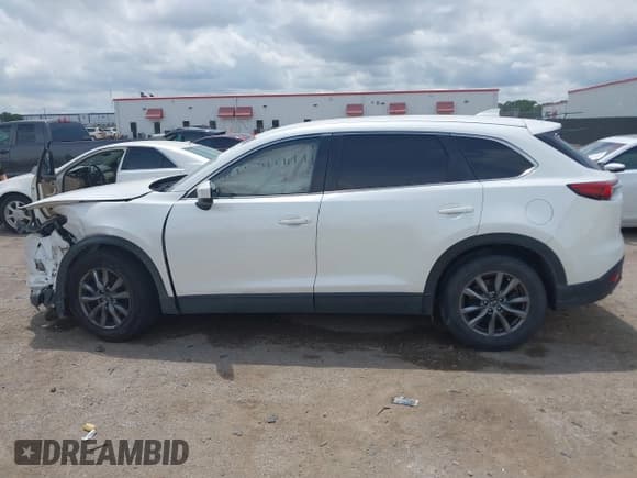 ✅ 2018 Mazda CX-9 Sport • VIN: JM3TCABYXJ0222986 • Lot: 42489498. Wystawiony na IAAI z przebiegiem 95 864 mil. Bezpłatny archiwum sprzedaży aukcyjnych z USA i szczegółowy raport historii pojazdu na DreamBid. Zdjęcie 15.