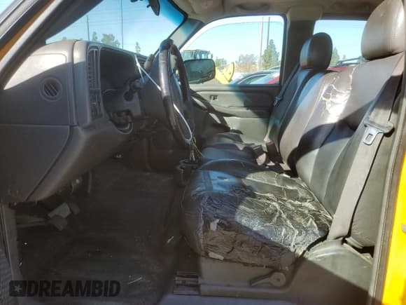 ✅ 2007 GMC Sierra 1500 • VIN: 1GTHC29D97E170284 • Лот: 46912175. Опубликован ранее на Copart с пробегом 328 374 миль. Бесплатный доступ к архиву аукционных продаж из США и подробный отчёт об истории автомобиля на DreamBid. Изображение 7.