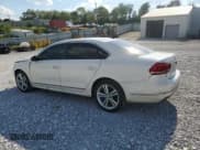 ✅ 2012 Volkswagen Passat SEL Premium • VIN: 1VWCN7A38CC016530 • Лот: 80809595. Опубликован ранее на Copart с пробегом 189 118 миль. Бесплатный доступ к архиву аукционных продаж из США и подробный отчёт об истории автомобиля на DreamBid. Изображение 2.