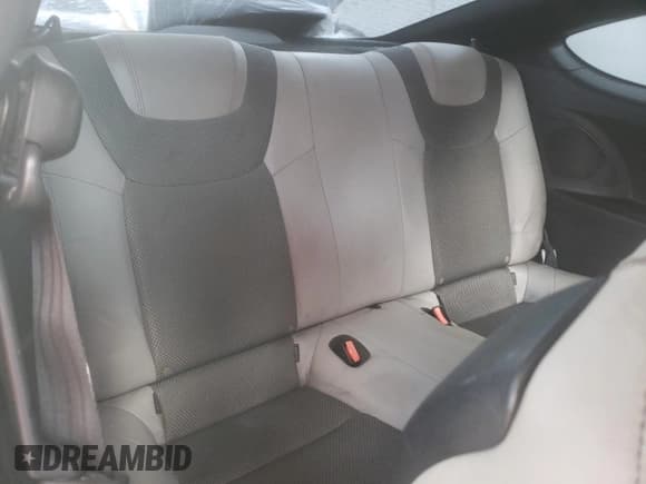 ✅ 2016 Hyundai Genesis Coupe 3.8L Base • VIN: KMHHT6KJ2GU135076 • Lot: 82278225. Wystawiony na Copart z przebiegiem 90 243 mil. Bezpłatny archiwum sprzedaży aukcyjnych z USA i szczegółowy raport historii pojazdu na DreamBid. Zdjęcie 10.