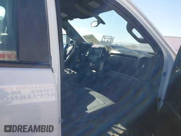 ✅ 2022 Chevrolet Silverado 2500HD Work Truck • VIN: 1GC2YLEY9NF233770 • Lot: 40905415. Wystawiony na IAAI z przebiegiem 145 387 mil. Bezpłatny archiwum sprzedaży aukcyjnych z USA i szczegółowy raport historii pojazdu na DreamBid. Zdjęcie 5.