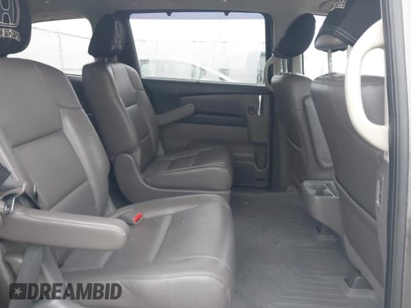 ✅ 2014 Honda Odyssey Touring • VIN: 5FNRL5H94EB079079 • Lot: 43876858. Wystawiony na IAAI z przebiegiem 92 838 mil. Bezpłatny archiwum sprzedaży aukcyjnych z USA i szczegółowy raport historii pojazdu na DreamBid. Zdjęcie 8.