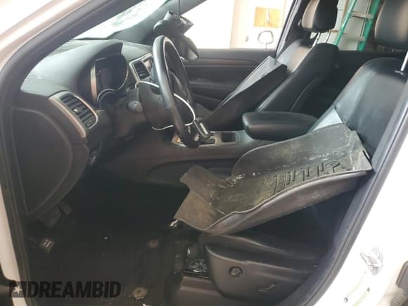 ✅ 2018 Jeep Grand Cherokee Laredo E • VIN: 1C4RJFAG1JC263956 • Lot: 80558715. Wystawiony na Copart z przebiegiem Nie podano. Bezpłatny archiwum sprzedaży aukcyjnych z USA i szczegółowy raport historii pojazdu na DreamBid. Zdjęcie 7.