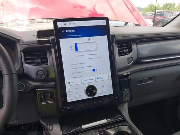 ✅ 2024 Ford F-150 Lightning Flash • VIN: 1FT6W3L7XRWG02773 • Lot: 42266067. Listed on IAAI with 7,256 mi. Free auction sales archive from the USA and detailed vehicle history report at DreamBid. Image 19.