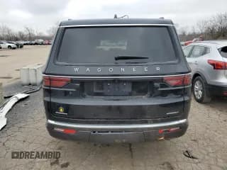 ✅ 2022 Jeep Wagoneer Series III • VIN: 1C4SJVDT7NS128495 • Lot: 82858933. Wystawiony na Copart z przebiegiem 38 956 mil. Bezpłatny archiwum sprzedaży aukcyjnych z USA i szczegółowy raport historii pojazdu na DreamBid. Zdjęcie 6.