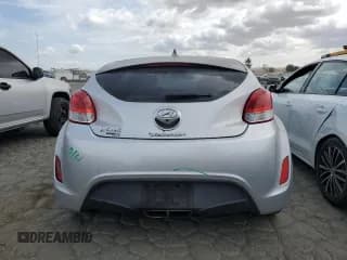 ✅ 2015 Hyundai Veloster • VIN: KMHTC6ADXFU232322 • Lot: 68891114. Wystawiony na Copart z przebiegiem 93 623 mil. Bezpłatny archiwum sprzedaży aukcyjnych z USA i szczegółowy raport historii pojazdu na DreamBid. Zdjęcie 6.