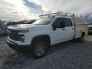 ✅ 2024 Chevrolet Silverado 2500HD Work Truck • VIN: 1GC1WLE77RF186186 • Lot: 93543815. Wystawiony na Copart z przebiegiem 38 077 mil. Bezpłatny archiwum sprzedaży aukcyjnych z USA i szczegółowy raport historii pojazdu na DreamBid. Zdjęcie 1.