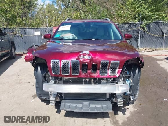 ✅ 2020 Jeep Cherokee Latitude Plus • VIN: 1C4PJMLB9LD506018 • Lot: 43246882. Wystawiony na IAAI z przebiegiem 62 478 mil. Bezpłatny archiwum sprzedaży aukcyjnych z USA i szczegółowy raport historii pojazdu na DreamBid. Zdjęcie 13.