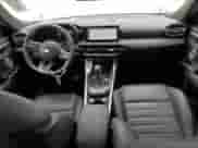 2023 Dodge Hornet GT Plus z VIN ZACNDFBNXP3A04882, wystawiony jako Copart lot #50923945 z przebiegiem 38 069 mil mil oraz Szkoda całkowita • Salvage title. Historia ofert i sprzedaży dostępna na DreamBid. Obrazek 8.