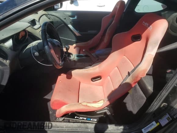 ✅ 2010 Hyundai Genesis Coupe • VIN: KMHHT6KD8AU035274 • Lot: 54966665. Wystawiony na Copart z przebiegiem 124 726 mil. Bezpłatny archiwum sprzedaży aukcyjnych z USA i szczegółowy raport historii pojazdu na DreamBid. Zdjęcie 7.