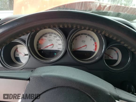 ✅ 2010 Dodge Challenger R/T • VIN: 2B3CJ5DT2AH322844 • Lot: 49781265. Wystawiony na Copart z przebiegiem Nie podano. Bezpłatny archiwum sprzedaży aukcyjnych z USA i szczegółowy raport historii pojazdu na DreamBid. Zdjęcie 9.