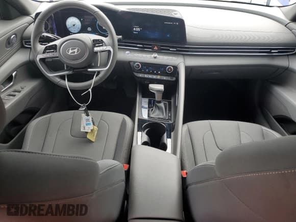 ✅ 2025 Hyundai Elantra SEL Convenience • VIN: KMHLS4DG9SU890348 • Lot: 81773765. Listed on Copart with 12,472 mi. Free auction sales archive from the USA and detailed vehicle history report at DreamBid. Image 8.
