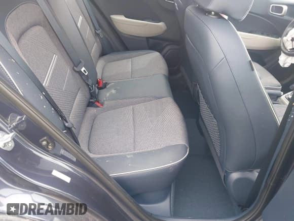 ✅ 2024 Hyundai Venue SEL • VIN: KMHRC8A32RU298638 • Lot: 39283776. Listed on IAAI with 1,370 mi. Free auction sales archive from the USA and detailed vehicle history report at DreamBid. Image 8.