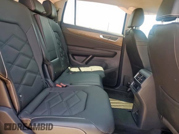 ✅ 2024 Volkswagen Atlas SE • VIN: 1V2JR2CA3RC608938 • Lot: 71583975. Wystawiony na Copart z przebiegiem 23 446 mil. Bezpłatny archiwum sprzedaży aukcyjnych z USA i szczegółowy raport historii pojazdu na DreamBid. Zdjęcie 11.