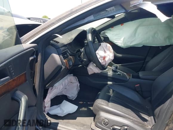 ✅ 2019 Audi A5 Sportback Premium • VIN: WAUANCF50KA054421 • Lot: 42933628. Wystawiony na IAAI z przebiegiem 64 835 mil. Bezpłatny archiwum sprzedaży aukcyjnych z USA i szczegółowy raport historii pojazdu na DreamBid. Zdjęcie 5.