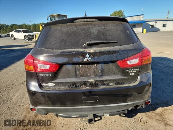 ✅ 2015 Mitsubishi Outlander ES • VIN: 4A4AP3AW7FE048135 • Lot: 86696985. Wystawiony na Copart z przebiegiem 78 809 mil. Bezpłatny archiwum sprzedaży aukcyjnych z USA i szczegółowy raport historii pojazdu na DreamBid. Zdjęcie 6.