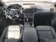 ✅ 2020 Volkswagen Atlas SE • VIN: 1V2YE2CA4LC229450 • Lot: 72025215. Listed on Copart with 62,132 mi. Free auction sales archive from the USA and detailed vehicle history report at DreamBid. Image 8.