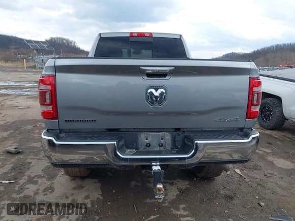✅ 2019 Ram 2500 Big Horn • VIN: 3C6UR5DJ8KG697141 • Lot: 41688493. Wystawiony na IAAI z przebiegiem 83 627 mil. Bezpłatny archiwum sprzedaży aukcyjnych z USA i szczegółowy raport historii pojazdu na DreamBid. Zdjęcie 16.