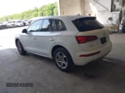 ✅ 2018 Audi Q5 Premium • VIN: WA1ANAFY2J2097467 • Lot: 42547806. Wystawiony na IAAI z przebiegiem 104 089 mil. Bezpłatny archiwum sprzedaży aukcyjnych z USA i szczegółowy raport historii pojazdu na DreamBid. Zdjęcie 3.