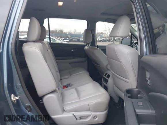 ✅ 2017 Honda Pilot EX-L • VIN: 5FNYF6H5XHB001772 • Lot: 43771030. Listed on IAAI with 126,659 mi. Free auction sales archive from the USA and detailed vehicle history report at DreamBid. Image 8.