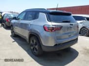 ✅ 2019 Jeep Compass Latitude • VIN: 3C4NJCBBXKT613848 • Lot: 42598962. Listed on IAAI with 47,550 mi. Free auction sales archive from the USA and detailed vehicle history report at DreamBid. Image 3.