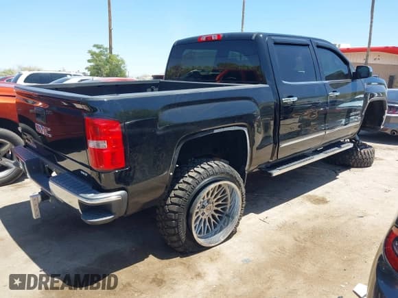 ✅ 2015 GMC Sierra 1500 • VIN: 3GTP1VEJ4FG532043 • Lot: 42525636. Wystawiony na IAAI z przebiegiem 69 468 mil. Bezpłatny archiwum sprzedaży aukcyjnych z USA i szczegółowy raport historii pojazdu na DreamBid. Zdjęcie 4.