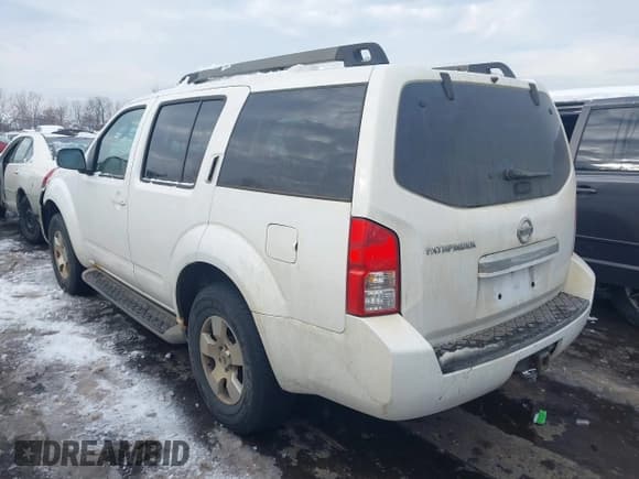 ✅ 2011 Nissan Pathfinder Silver • VIN: 5N1AR1NB0BC617793 • Lot: 43831261. Listed on IAAI with 166,614 mi. Free auction sales archive from the USA and detailed vehicle history report at DreamBid. Image 3.