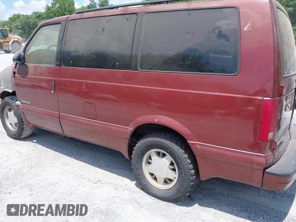 ✅ 2000 GMC Safari • VIN: 1GKDM19W9YB513058 • Лот: 42668371. Опубликован ранее на IAAI с пробегом Не указан. Бесплатный доступ к архиву аукционных продаж из США и подробный отчёт об истории автомобиля на DreamBid. Изображение 3.