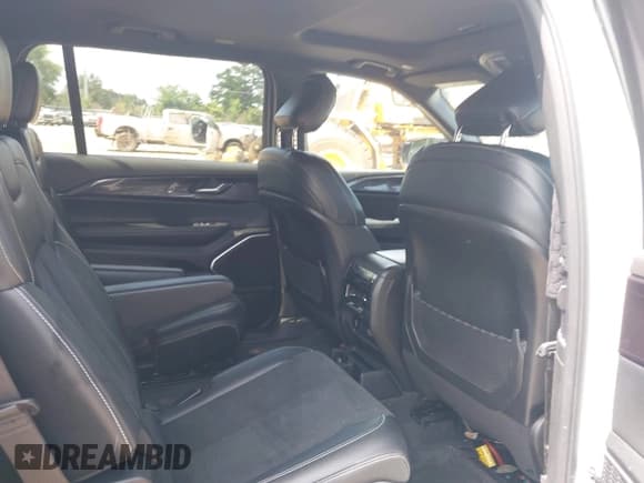✅ 2022 Jeep Grand Cherokee Altitude • VIN: 1C4RJKAGXN8504527 • Lot: 42561886. Listed on IAAI with Not provided. Free auction sales archive from the USA and detailed vehicle history report at DreamBid. Image 8.