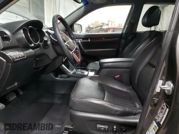 ✅ 2013 Kia Sorento EX • VIN: 5XYKUDA29DG391069 • Лот: 93184295. Опубликован ранее на Copart с пробегом 199 567 миль. Бесплатный доступ к архиву аукционных продаж из США и подробный отчёт об истории автомобиля на DreamBid. Изображение 7.