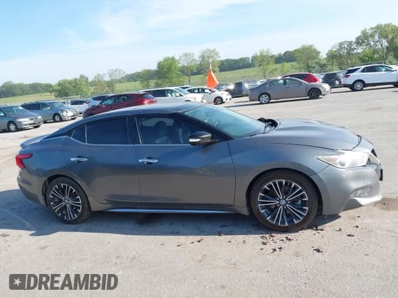 ✅ 2016 Nissan Maxima SR • VIN: 1N4AA6AP2GC431714 • Lot: 42734059. Wystawiony na IAAI z przebiegiem 141 883 mil. Bezpłatny archiwum sprzedaży aukcyjnych z USA i szczegółowy raport historii pojazdu na DreamBid. Zdjęcie 14.