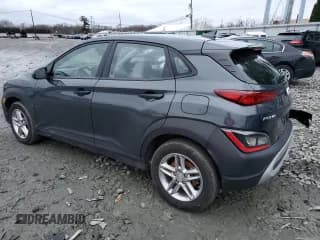 ✅ 2022 Hyundai Kona SE • VIN: KM8K2CAB5NU863229 • Лот: 40303814. Опубликован ранее на Copart с пробегом 20 499 миль. Бесплатный доступ к архиву аукционных продаж из США и подробный отчёт об истории автомобиля на DreamBid. Изображение 2.